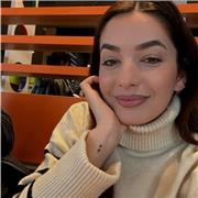 Englischlehrerin, die alle Altersgruppen unterrichtet , vom Anfäng bis IELTS niveau.